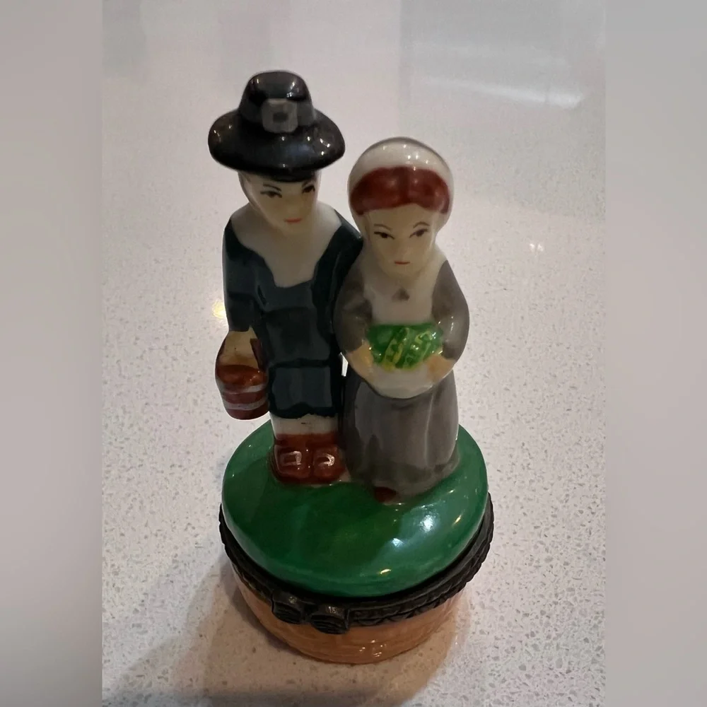 Vintage Pilgrim Porcelain Trinket Box Man Woman‎ With Turkey